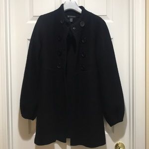BNWOT WOOL WOMENS COAT WITH 3 BUTTONS. Classy Piec